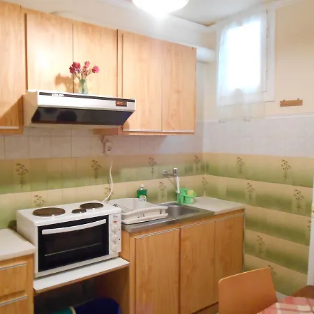 Agnes Lägenhetshotell Kini